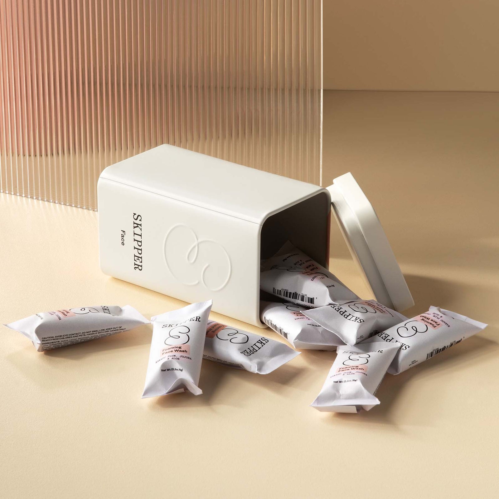 Face wash tabs with storage tin